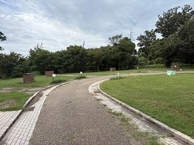 【縁の下の力持ち】
