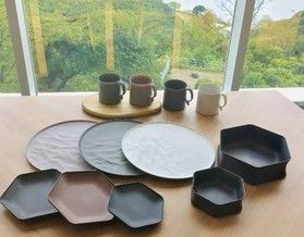 レストランを彩る、こだわりの「ARAS」の器