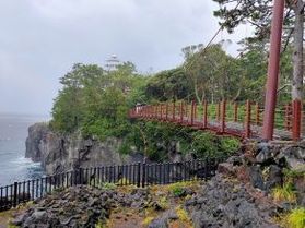 秋の城ヶ崎海岸を訪れ