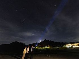 秋の夜空に願いを込めて☆ オリオン座流星群を見上げよう