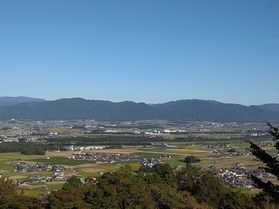 山の奥には…