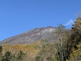 富士山の紅葉~雲の上の晴天~
