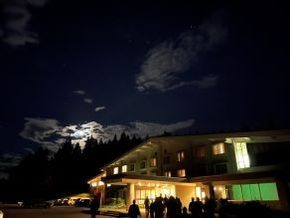 ホテル本館から一歩出れば「星」見えます☆