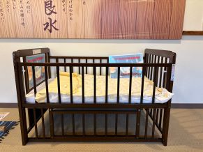 大浴場脱衣室 ベビーベッド