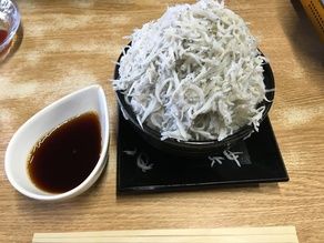 満幸商店のしらす丼！