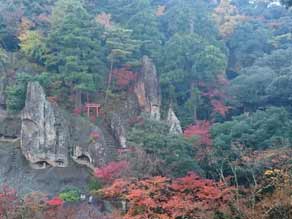 開創一千三百一年　那谷寺の燃える紅葉