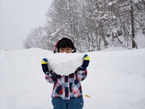 モフモフパウダー積雪110cmの中で雪遊び!レンタル有ります
