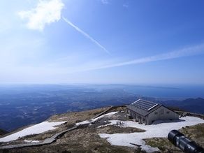 日本海を見渡す、中国地方最高峰に挑む