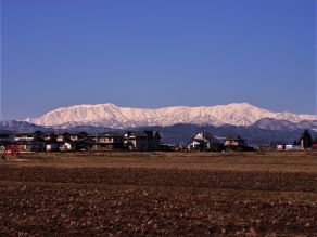 白きたおやかな峰 ~磐梯朝日国立公園の盟主 飯豊山