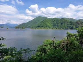 裏磐梯３湖のひとつ！新緑の「秋元湖」