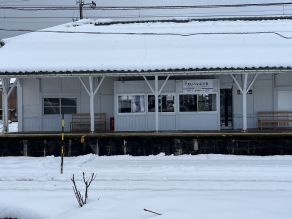 雪の永平寺口駅・再生可能エネルギーにも注目