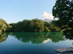 五色沼湖沼群の中でも一番大きい「毘沙門沼」