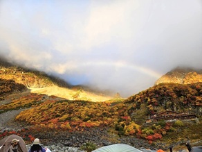 今年は紅葉の当たり年!涸沢カールでテント泊