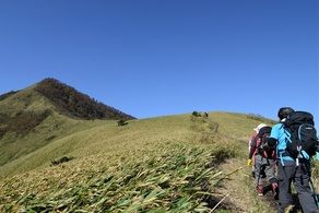 秋の蒜山を全身に感じる「蒜山三座縦走ツアー」