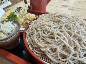 穂高駅から歩いて行けるお蕎麦屋さんはありますか？