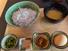 おいしいしらすのお店「じゃこ丸」