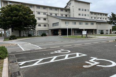 ２.駐車場・玄関