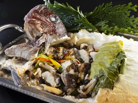 鯛の塩釜焼き