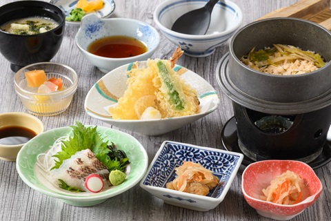 天婦羅付き鯛の釜飯定食