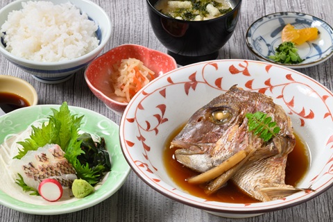鯛のあらだき定食