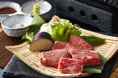 みかわ牛ステーキ食べ比べとビュッフェ