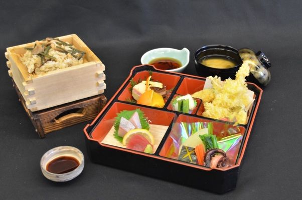 ひるぜんおこわ定食