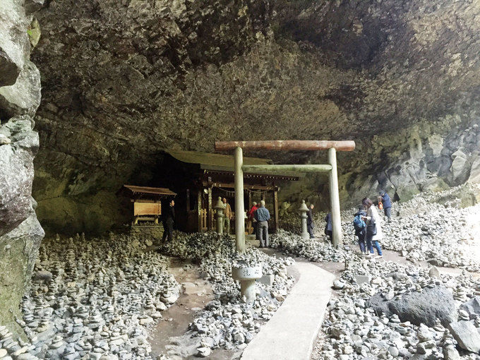 天岩戸神話の舞台<br>天岩戸神社