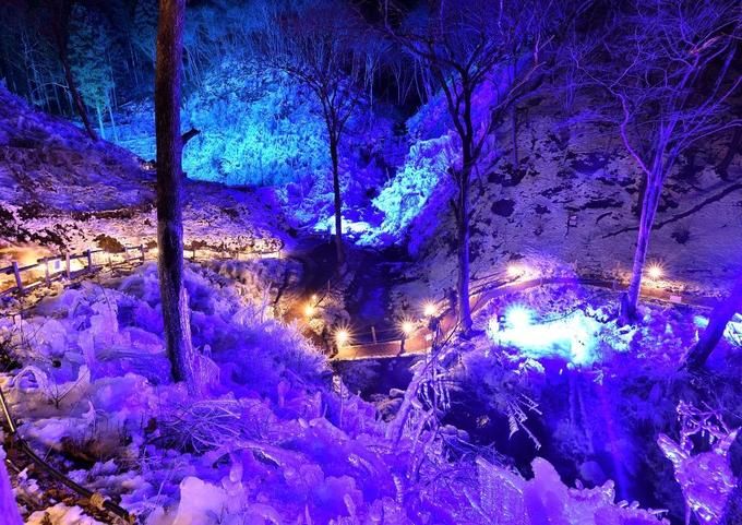 あしがくぼの氷柱