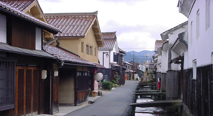 赤瓦・白壁土蔵群