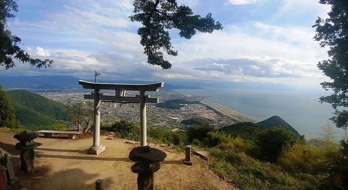 天空の鳥居　高屋神社