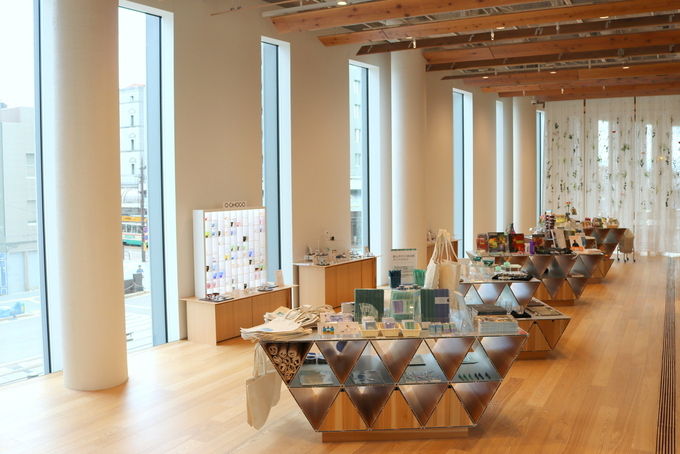 富山市ガラス美術館