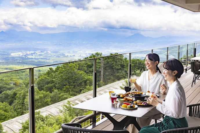 天気の良い日はテラスで朝食を