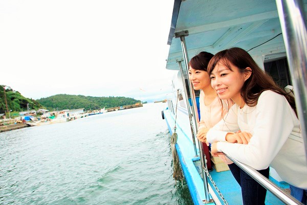 船から眺める景色を楽しみながらのクルージング