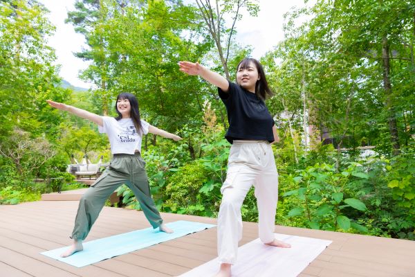 天気の良い日、温かい日は外に出て行います。