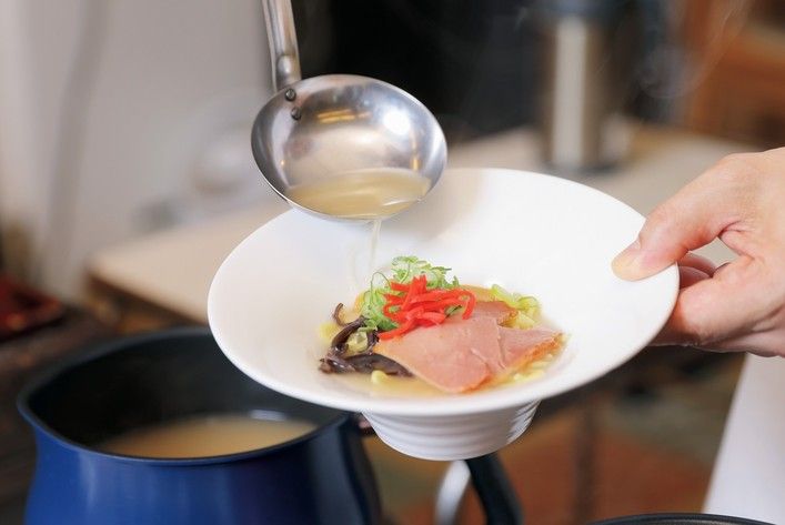 朝食で「ニコッ」
