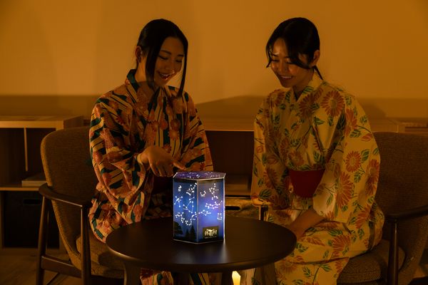 中に灯かりを入れると、、、キレイな星が輝きます。
