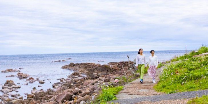 休暇村園地と海岸へと続く遊歩道