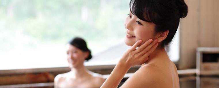 百名山「妙高山」を望む 展望温泉　越の湯