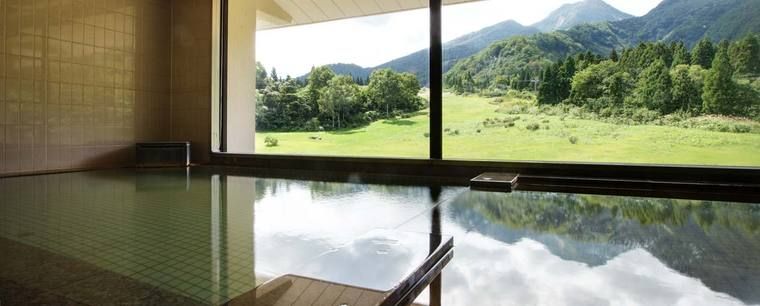 百名山「妙高山」を望む 展望温泉　越の湯