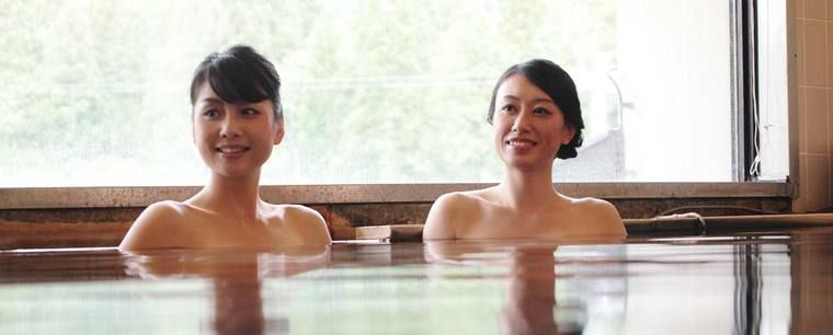 百名山「妙高山」を望む 展望温泉　越の湯