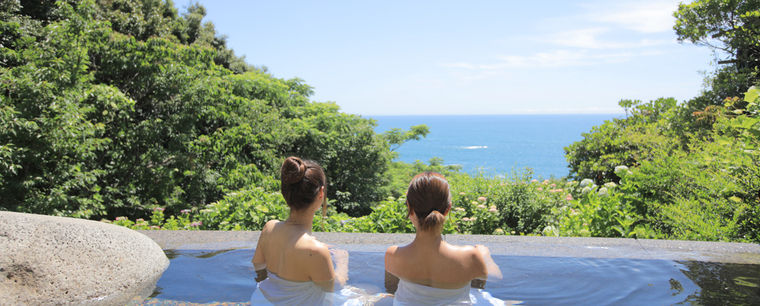 めざめの湯 岩風呂