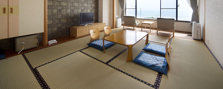 みやま館　和室12畳 バス・トイレ付