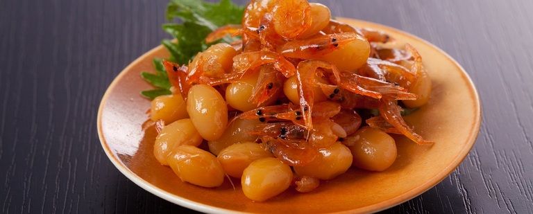 長寿を祝うハレの日の食卓にはに欠かせないのが琵琶湖産「筋蝦」