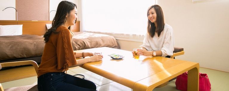 和洋室（１０㎡＋６畳）