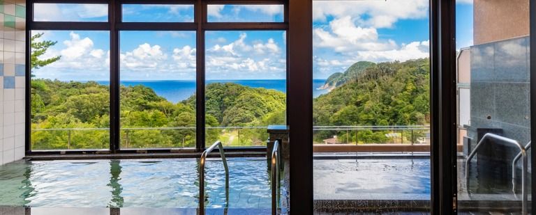 自家源泉の天然温泉「漁火の湯」