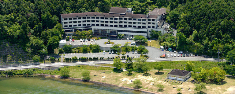 東館