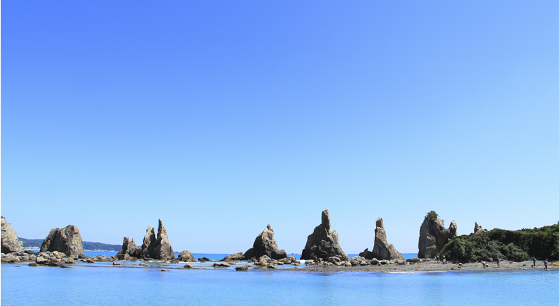 橋杭岩