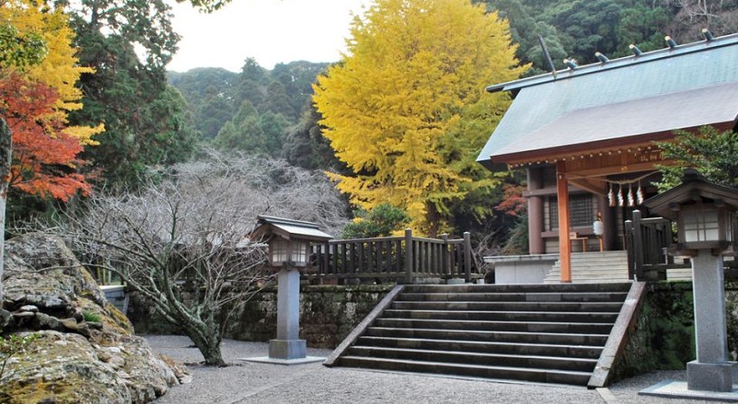 安房神社