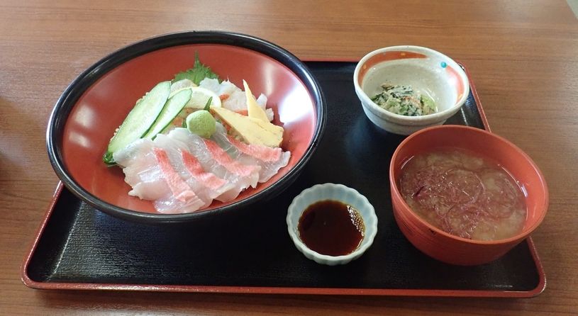 金目炙り丼／市場の食堂　金目亭