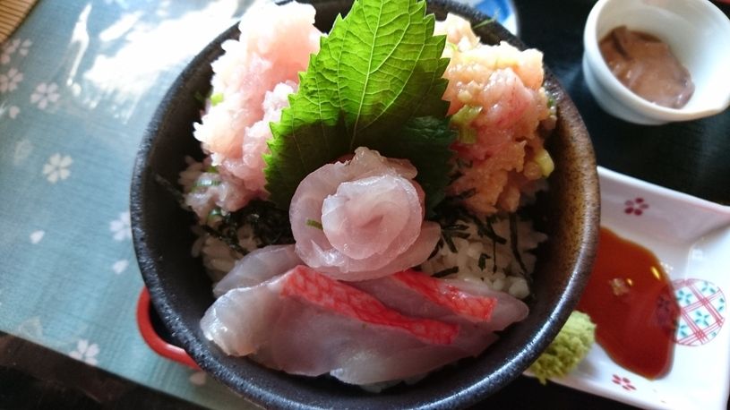 きんめ鯛お刺身定食/きんめ処なぶらとと